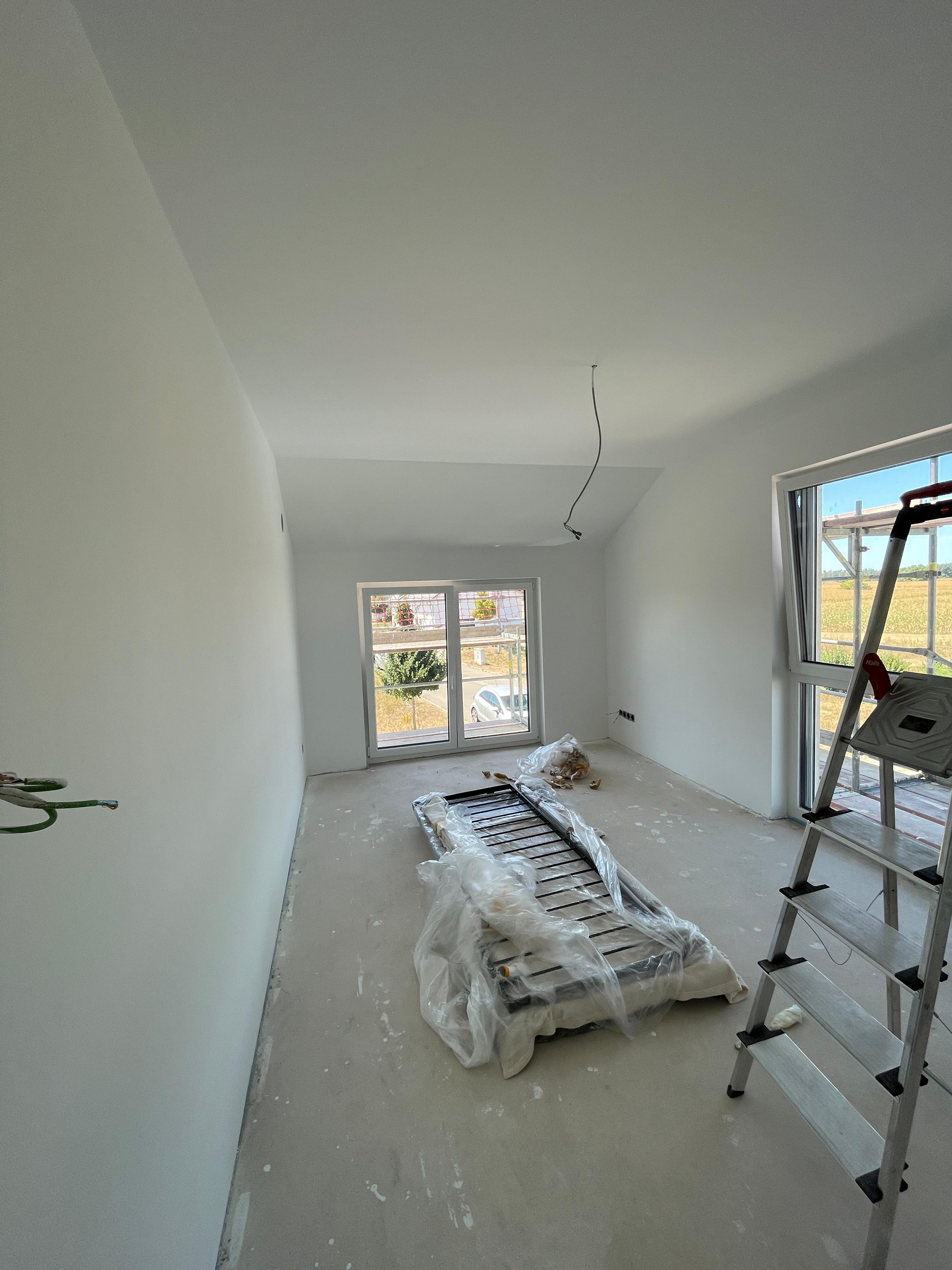Fertig bearbeiteter Innenraum mit Trockenbaudecke